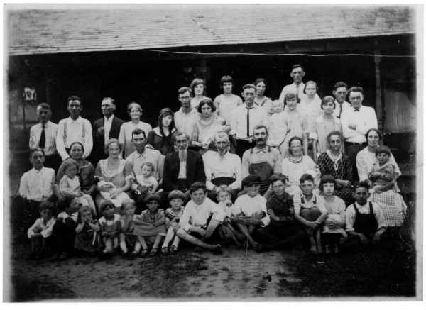 Lovan Family Reunion in 1924